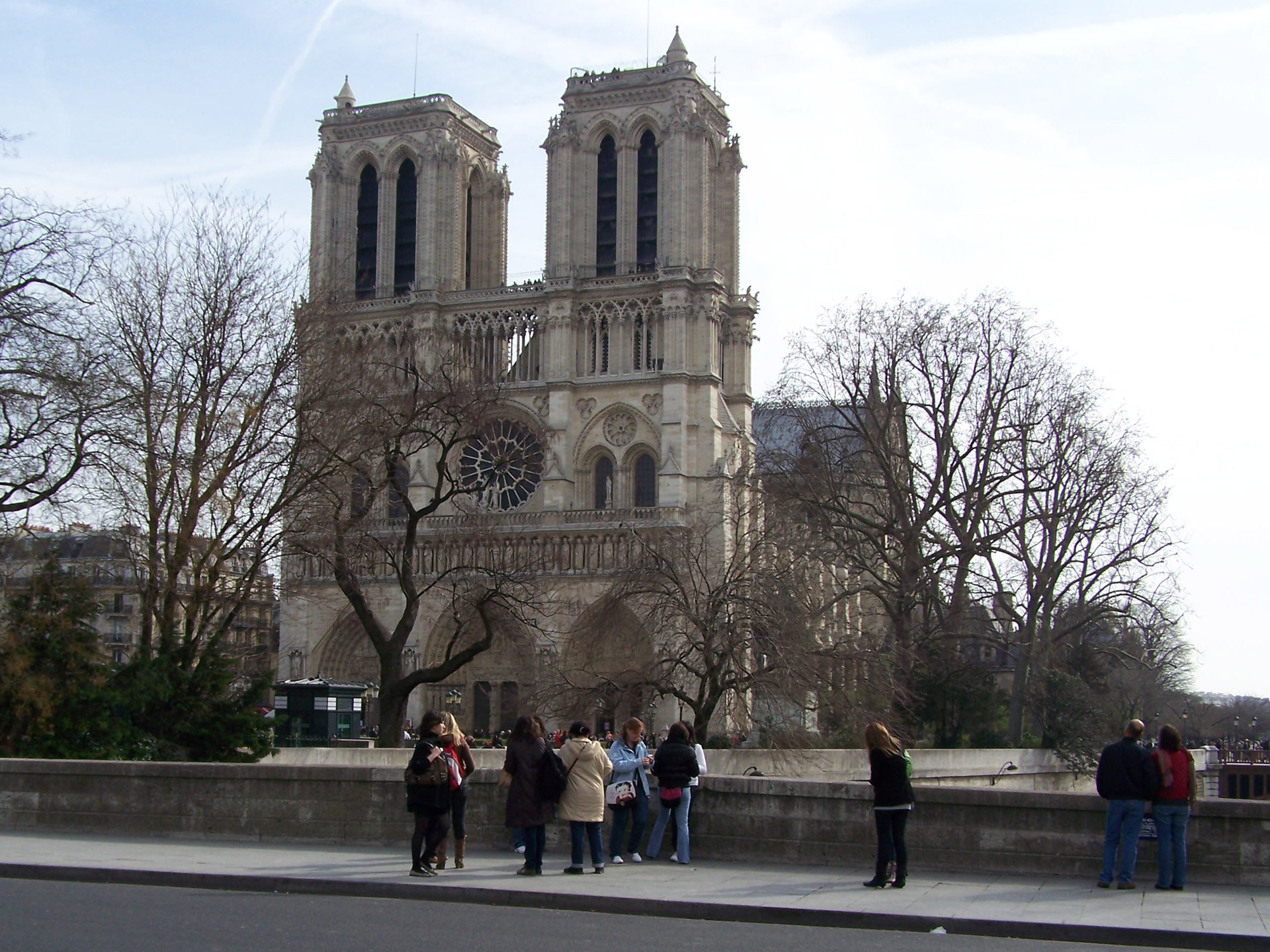 Beautiful Picture of Notre Dame in daylight